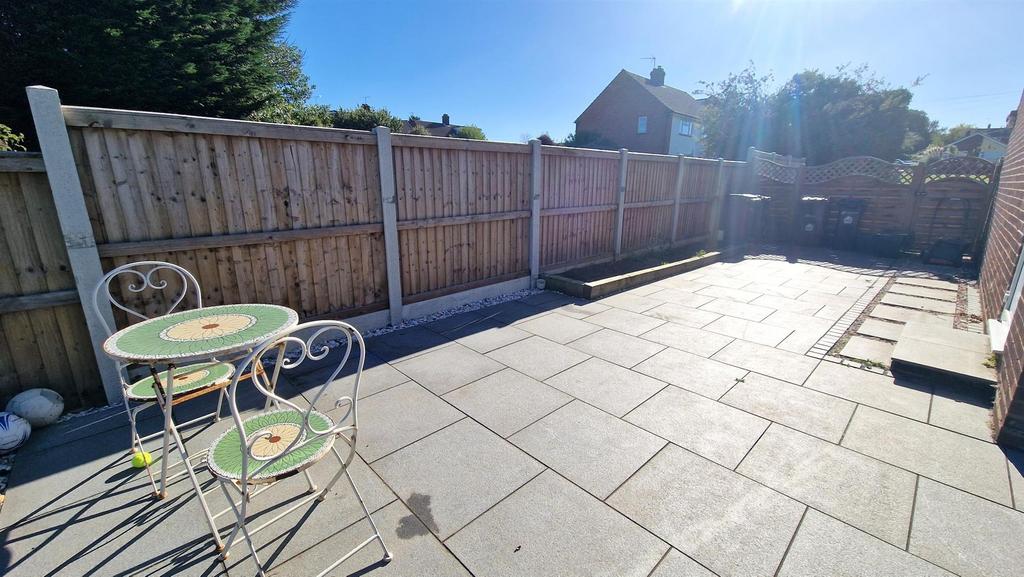 SIDE PATIO.jpg