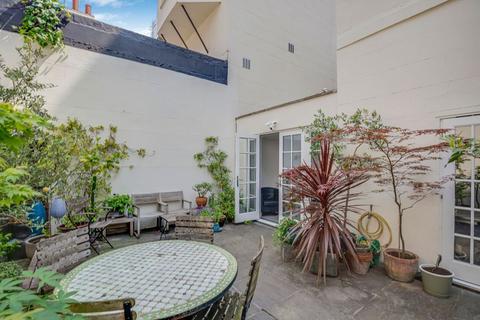 2 bedroom flat for sale, Warwick Square, London SW1V