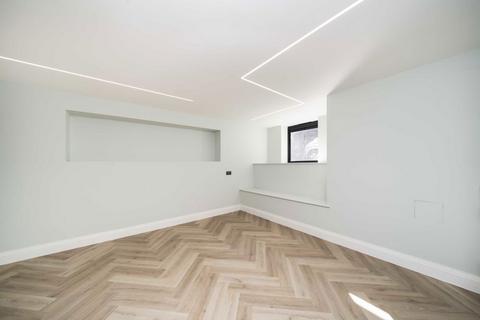 undefined, Aylmer Parade, London N2