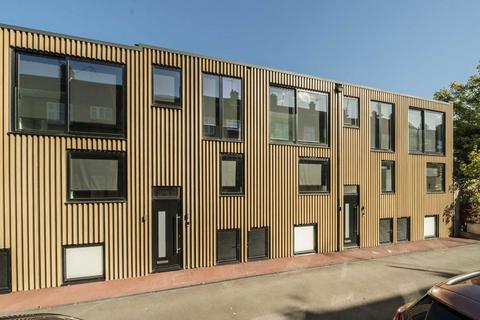 undefined, Aylmer Parade, London N2