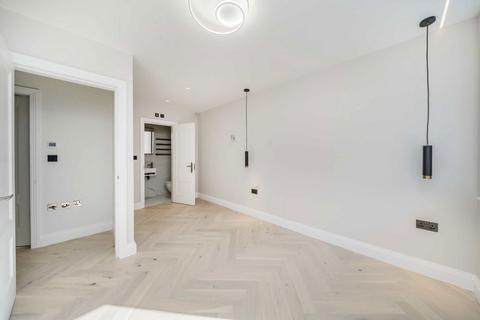 undefined, Aylmer Parade, London N2