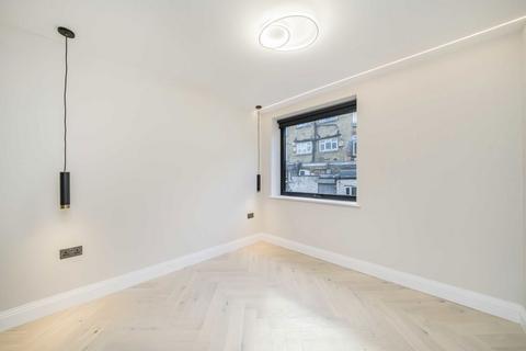 undefined, Aylmer Parade, London N2
