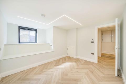 undefined, Aylmer Parade, London N2