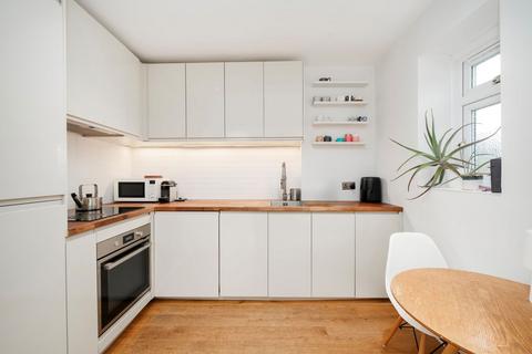 2 bedroom flat for sale, South Villas, London NW1