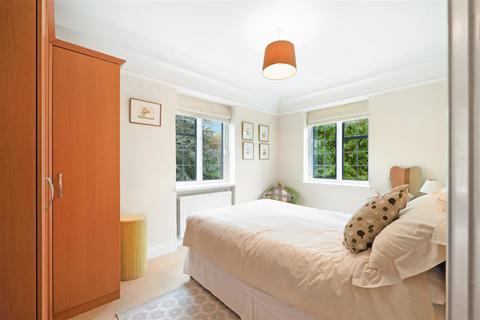 3 bedroom flat for sale, Bede House, Manor Fields, London