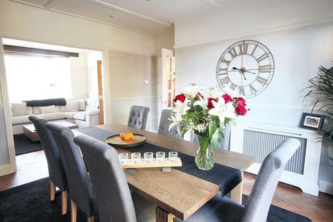 undefined, Woodmere Avenue, Shirley