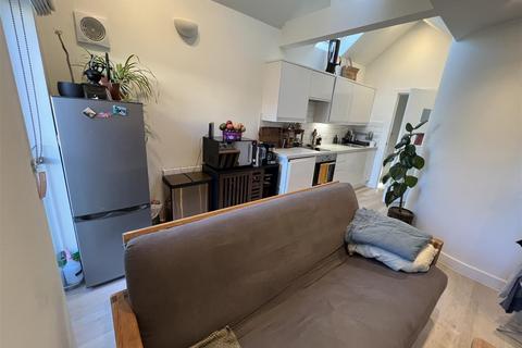 undefined, Newmarket Road, Cambridge CB5