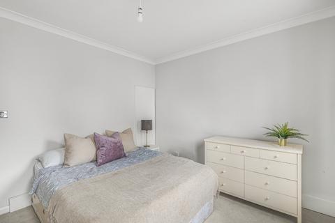2 bedroom flat for sale, Belgravia Court, Ebury Street, London, SW1W