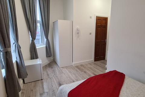 1 bedroom apartment to rent, Kilburn High Road, London, NW6