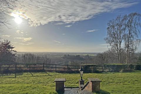 2 bedroom flat for sale, Holmesdale Park, Coopers Hill Road, Nutfield