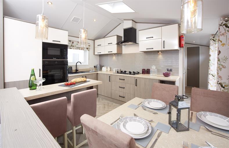 Ovation Main Kitchen