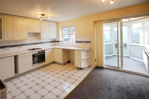 3 bedroom detached house to rent, Highfell Rise, Keighley