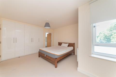 undefined, Lodge Lane, London
