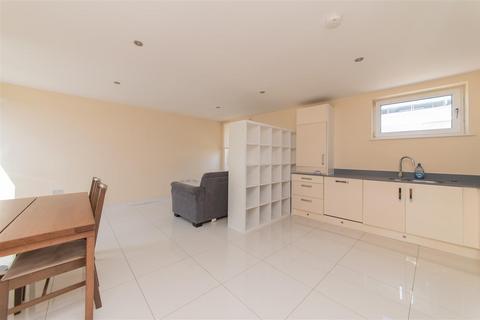 undefined, Lodge Lane, London