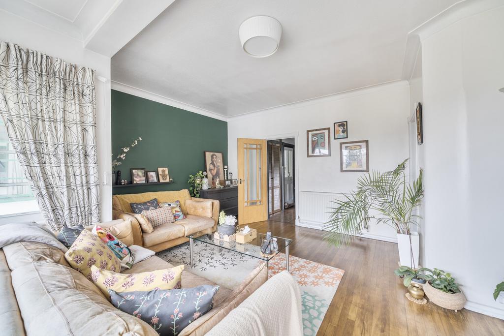 1360923-7-68de4b3...