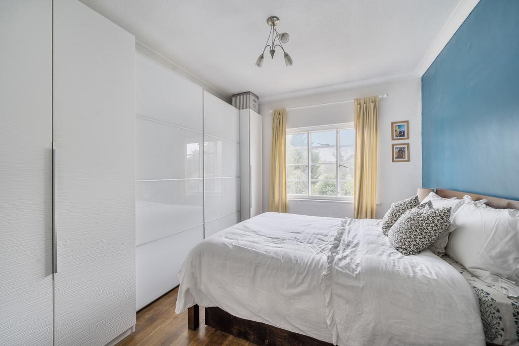 1360923-11-68de4b...