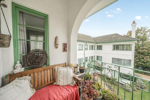 2 bedroom apartment for sale, Pinner Court, Pinner, Middlesex
