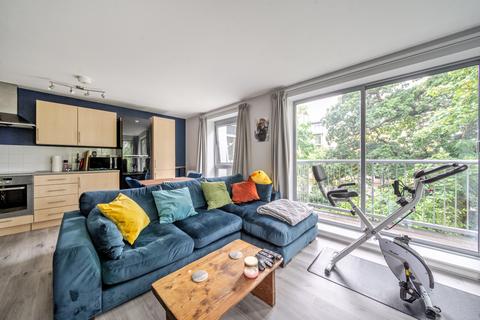 1 bedroom flat for sale, Calloway House, Coombe Way, Farnborough, GU14
