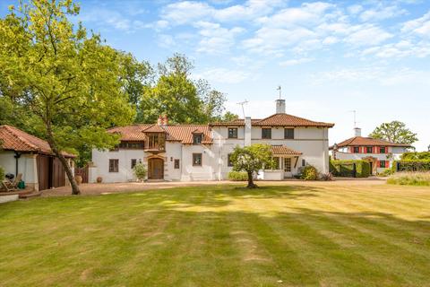6 bedroom detached house to rent, Ridgemead Road, Englefield Green, Egham, Surrey, TW20