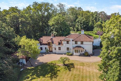 6 bedroom detached house to rent, Ridgemead Road, Englefield Green, Egham, Surrey, TW20