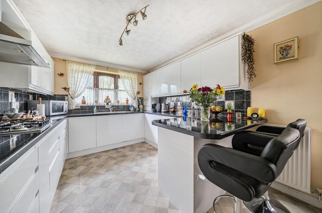 Kitchen/ Breakfast Room