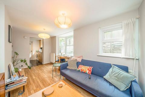 2 bedroom flat to rent, Kimberley Avenue, London SE15