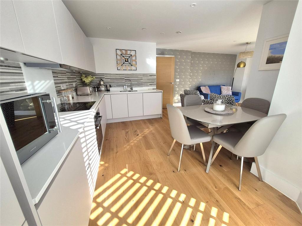 Kitchen/Dining Area