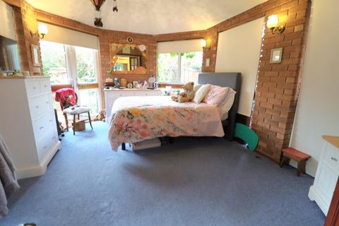 3 bedroom detached house for sale, The Maples, Warwickshire CV12