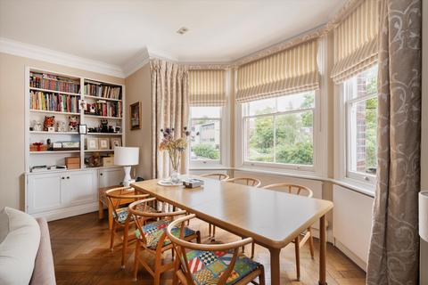 3 bedroom flat for sale, Frognal, London, NW3