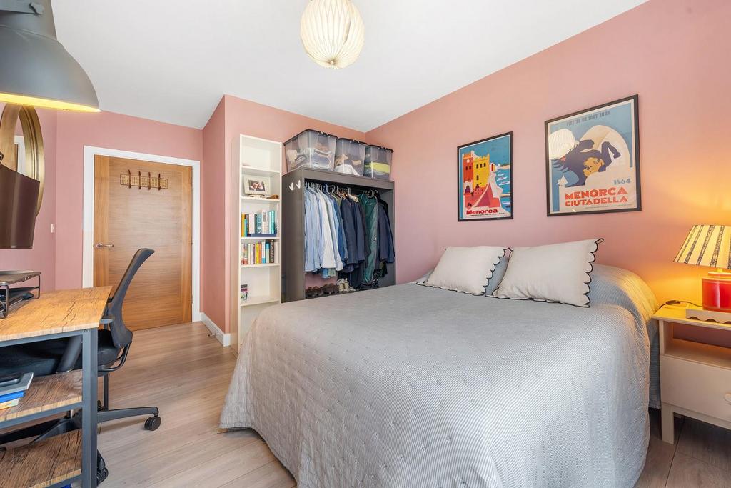 Bedroom 2 (3).JPG