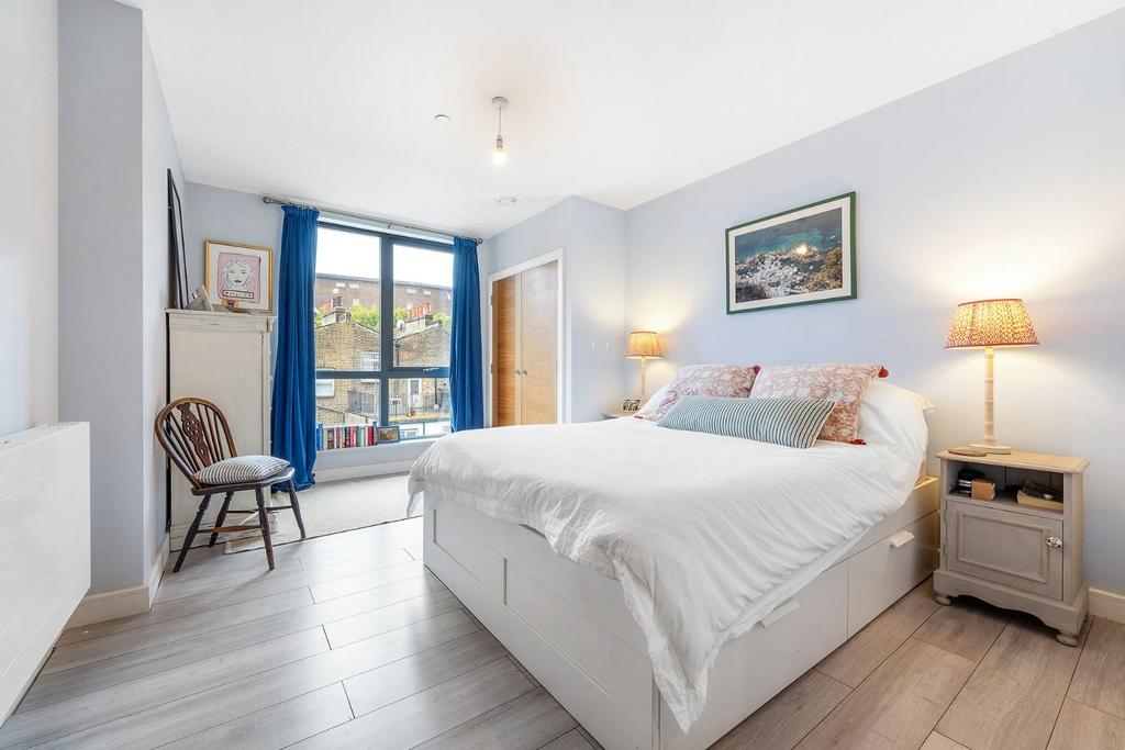 Bedroom 1.JPG
