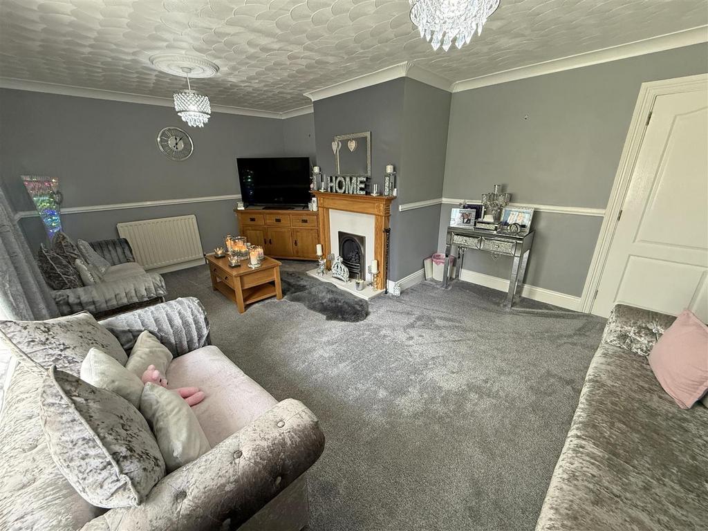 Living room a2.jpg
