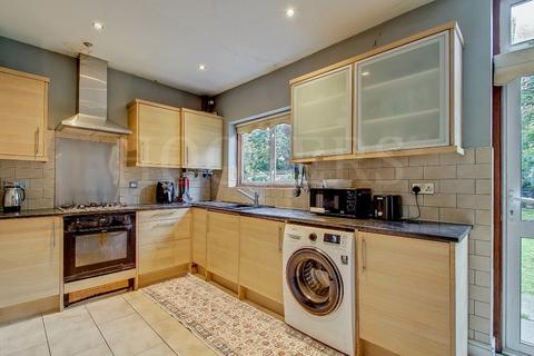 3 bedroom terraced house for sale, Village Way, London, NW10