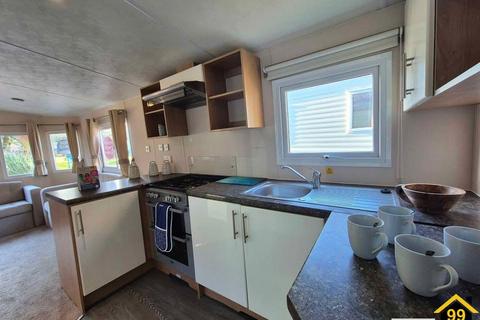 2 bedroom park home to rent, Halfway road, Sheerness, Kent, ME12