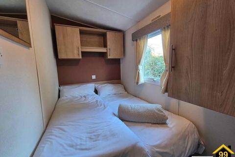 2 bedroom park home to rent, Halfway road, Sheerness, Kent, ME12