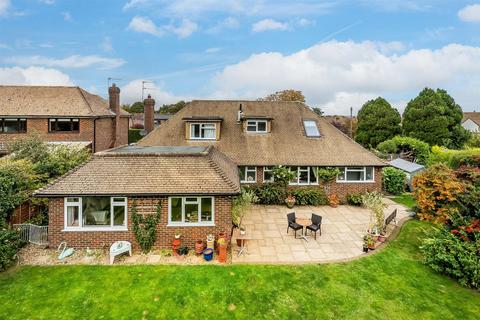 2 Beech Close, Effingham, Leatherhead, KT24 5PQ