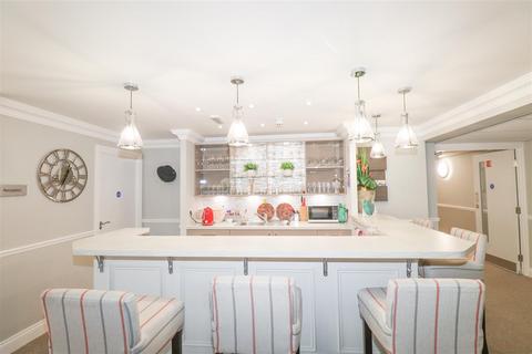 2 bedroom apartment for sale, Victoria Road, Farnborough GU14
