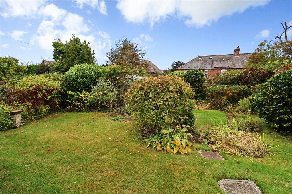 Rear Garden Pic 4