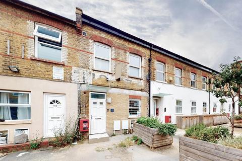 1 bedroom apartment to rent, Millers Terrace, London