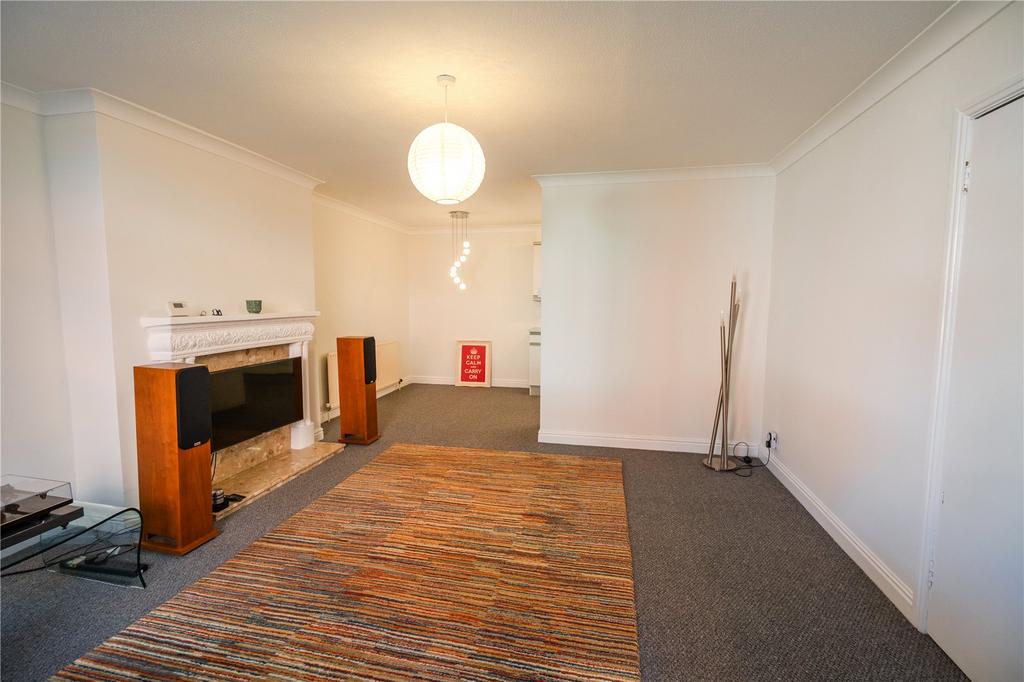 Living Room (2)