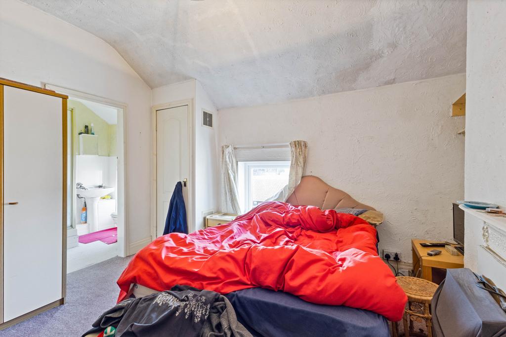 Top Apt Bedroom
