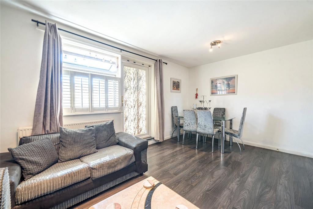Living / Dining Area
