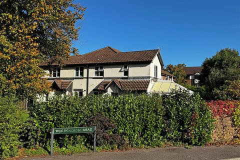 Wordsworth Mead, Redhill