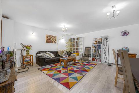 2 bedroom apartment to rent, Stonegrove, Edgware, HA8