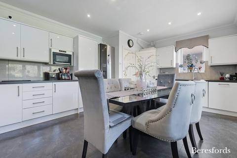 4 bedroom semi-detached house for sale, Rayleigh Road, Hutton, CM13