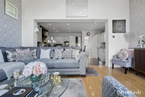 4 bedroom semi-detached house for sale, Rayleigh Road, Hutton, CM13