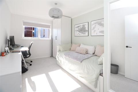 2 bedroom flat for sale, Maplehurst Close, Kingston Upon Thames KT1