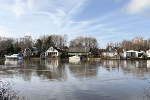 2 bedroom maisonette for sale, Sullivans Reach, Walton-on-thames, Surrey, KT12