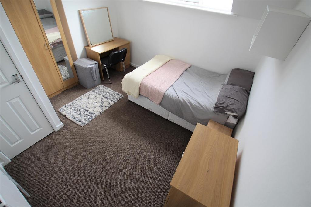Bedroom 2.jpg