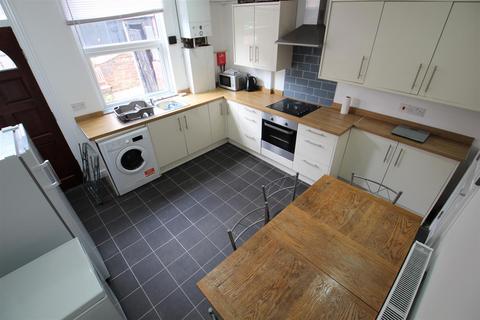 4 bedroom terraced house to rent, Beamsley Grove, Hyde Park, Leeds, LS6 1LA